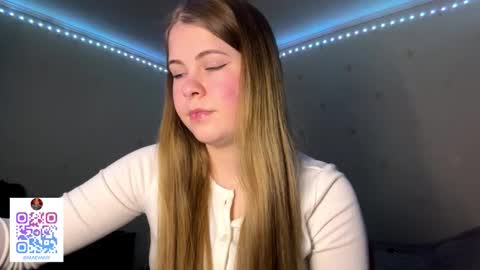 I am Amy ntmu Lets hit 10 Thumbs Up together online show from March 18, 2026, 3:37 pm