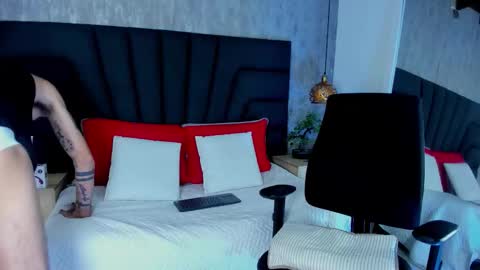 Snapshot of hisoka_0 chatting on October 31, 2025, 1:17 am Hisoka online show from October 31, 2025, 1:17 am