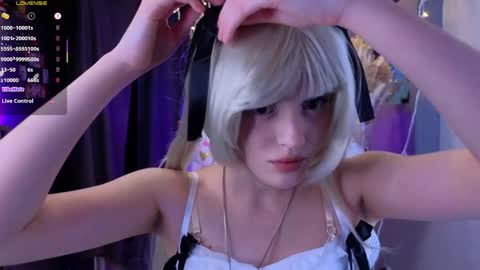 Snapshot of hisoka__akerley chatting on May 17, 2026, 7:54 pm Ella online show from May 17, 2026, 7:54 pm