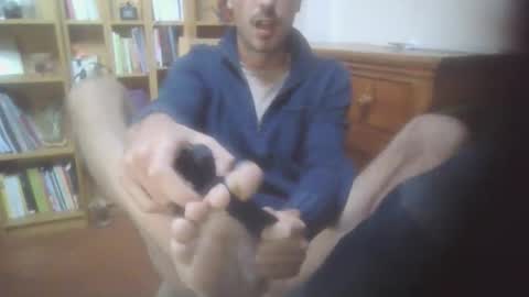 hitmenoww online show from November 5, 2025, 3:12 pm