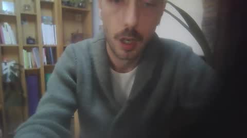 hitmenoww online show from November 8, 2025, 9:53 am