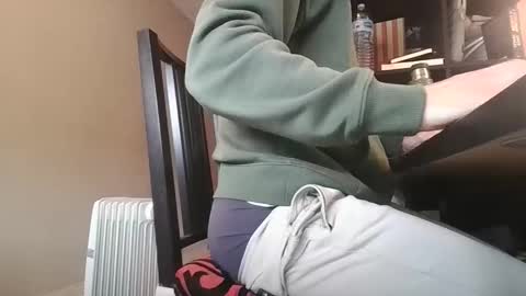 hiuju_69 online show from February 4, 2026, 3:29 pm