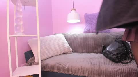 hiyakasudere online show from April 1, 2026, 6:38 pm