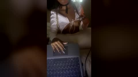 Snapshot of hnyblacklili chatting on July 26, 2026, 2:53 am hnyblacklili online show from July 26, 2026, 2:53 am