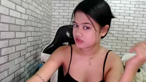 hoelyfloryn online show from March 29, 2026, 10:48 am