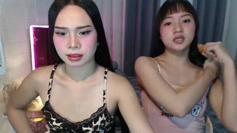 hoelymolly online show from April 18, 2026, 7:29 pm