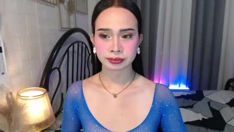 hoelymolly online show from May 6, 2026, 8:41 am