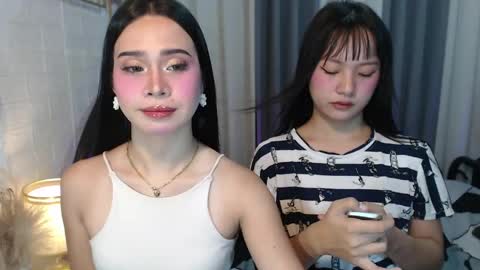 hoelymolly online show from May 6, 2026, 9:31 pm