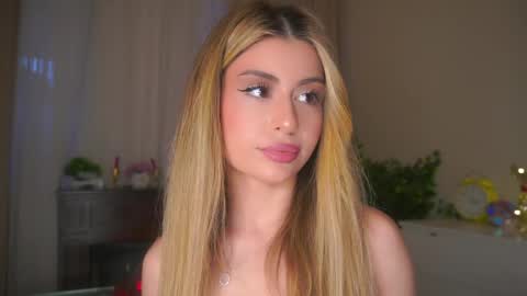 Moni Monica online show from April 24, 2026, 9:34 am