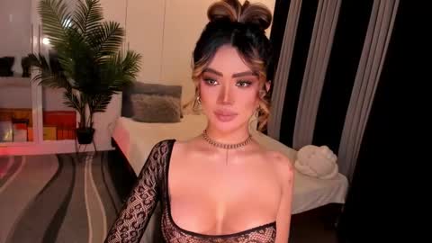 Ms. Laura online show from November 28, 2025, 7:05 pm