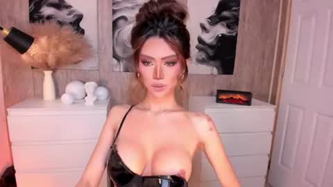Ms. Laura online show from June 27, 2026, 11:15 am