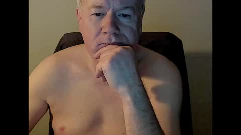 Snapshot of holgerhb53 chatting on December 20, 2024, 3:53 pm Holger online show from December 20, 2024, 3:53 pm