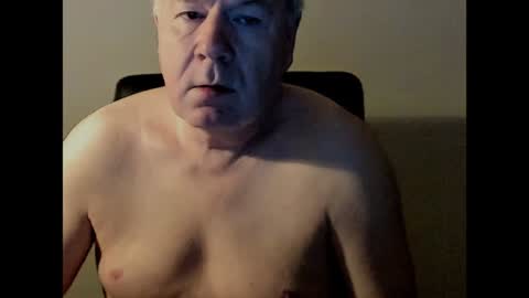 Snapshot of holgerhb53 chatting on January 19, 2025, 5:05 am Holger online show from January 19, 2025, 5:05 am