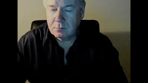 Snapshot of holgerhb53 chatting on January 21, 2025, 3:10 pm Holger online show from January 21, 2025, 3:10 pm
