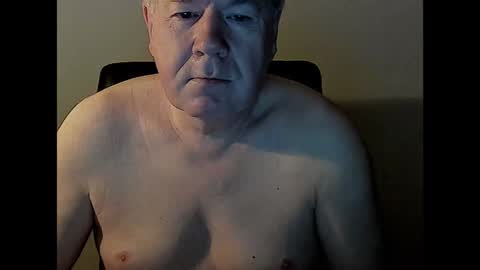 Snapshot of holgerhb53 chatting on January 22, 2025, 2:48 am Holger online show from January 22, 2025, 2:48 am