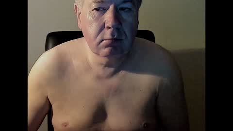 Snapshot of holgerhb53 chatting on January 25, 2025, 3:19 am Holger online show from January 25, 2025, 3:19 am