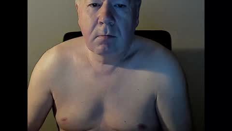 Snapshot of holgerhb53 chatting on January 26, 2025, 2:35 am Holger online show from January 26, 2025, 2:35 am
