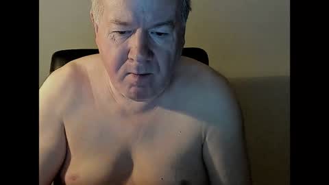 Snapshot of holgerhb53 chatting on January 27, 2025, 1:59 am Holger online show from January 27, 2025, 1:59 am