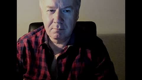 Snapshot of holgerhb53 chatting on January 28, 2025, 4:41 pm Holger online show from January 28, 2025, 4:41 pm