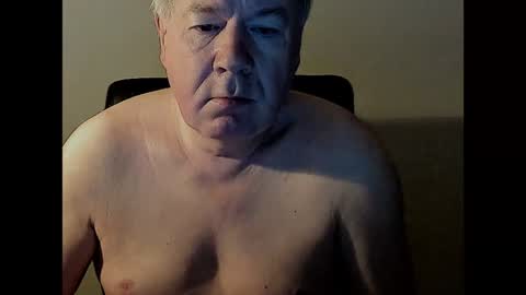 Snapshot of holgerhb53 chatting on January 29, 2025, 3:01 am Holger online show from January 29, 2025, 3:01 am