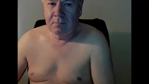 Snapshot of holgerhb53 chatting on January 31, 2025, 9:48 am Holger online show from January 31, 2025, 9:48 am