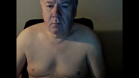 Snapshot of holgerhb53 chatting on February 3, 2025, 5:07 am Holger online show from February 3, 2025, 5:07 am