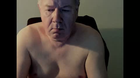 Snapshot of holgerhb53 chatting on February 3, 2025, 2:55 pm Holger online show from February 3, 2025, 2:55 pm