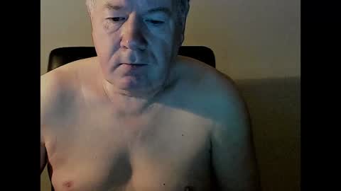Snapshot of holgerhb53 chatting on February 4, 2025, 4:48 am Holger online show from February 4, 2025, 4:48 am