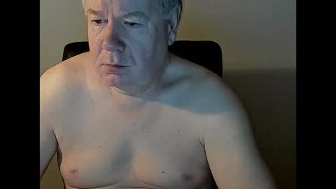 Snapshot of holgerhb53 chatting on February 5, 2025, 1:58 am Holger online show from February 5, 2025, 1:58 am