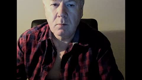 Snapshot of holgerhb53 chatting on February 7, 2025, 6:14 am Holger online show from February 7, 2025, 6:14 am
