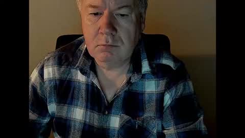 Snapshot of holgerhb53 chatting on February 7, 2025, 3:52 pm Holger online show from February 7, 2025, 3:52 pm