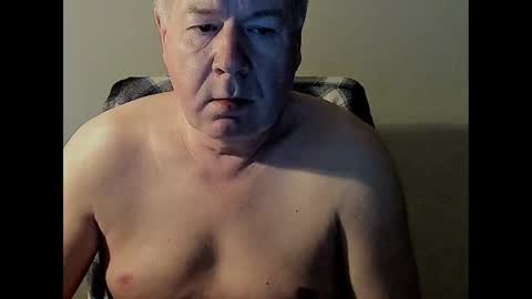 Snapshot of holgerhb53 chatting on February 9, 2025, 3:23 pm Holger online show from February 9, 2025, 3:23 pm