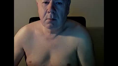Snapshot of holgerhb53 chatting on February 10, 2025, 3:35 am Holger online show from February 10, 2025, 3:35 am