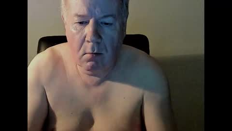Snapshot of holgerhb53 chatting on February 10, 2025, 6:42 am Holger online show from February 10, 2025, 6:42 am