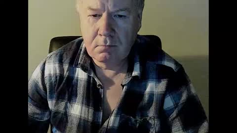Snapshot of holgerhb53 chatting on February 10, 2025, 3:42 pm Holger online show from February 10, 2025, 3:42 pm