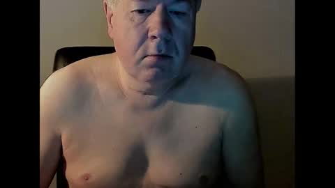 Snapshot of holgerhb53 chatting on February 11, 2025, 5:37 am Holger online show from February 11, 2025, 5:37 am