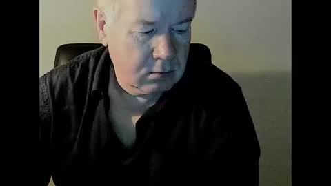 Snapshot of holgerhb53 chatting on February 14, 2025, 8:21 am Holger online show from February 14, 2025, 8:21 am