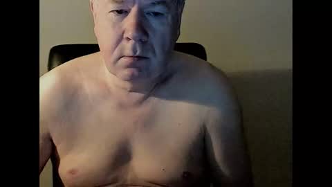 Snapshot of holgerhb53 chatting on February 16, 2025, 3:47 am Holger online show from February 16, 2025, 3:47 am