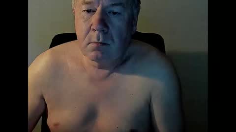Snapshot of holgerhb53 chatting on February 16, 2025, 1:16 pm Holger online show from February 16, 2025, 1:16 pm