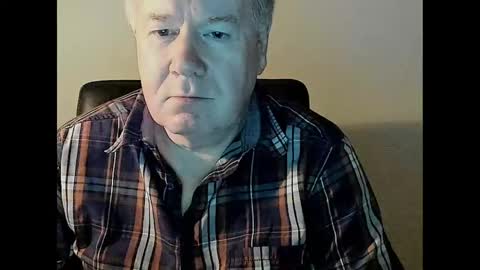 Snapshot of holgerhb53 chatting on February 23, 2025, 6:49 am Holger online show from February 23, 2025, 6:49 am