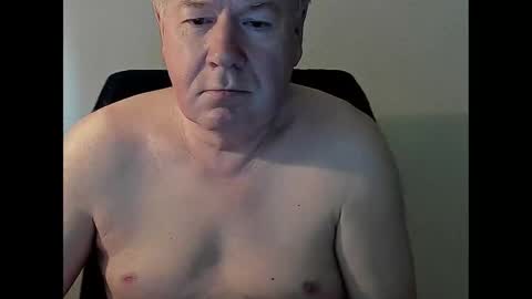 Snapshot of holgerhb53 chatting on February 25, 2025, 8:47 am Holger online show from February 25, 2025, 8:47 am