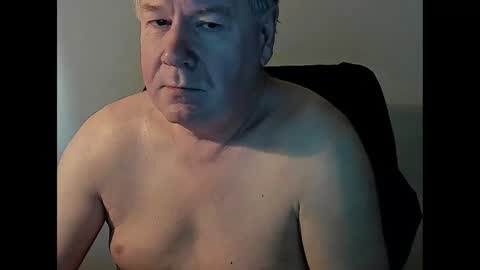 Snapshot of holgerhb53 chatting on March 3, 2025, 7:43 am Holger online show from March 3, 2025, 7:43 am