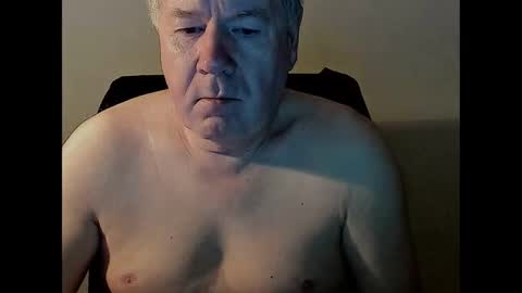 Snapshot of holgerhb53 chatting on March 4, 2025, 5:11 am Holger online show from March 4, 2025, 5:11 am