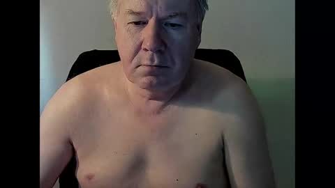 Snapshot of holgerhb53 chatting on March 4, 2025, 9:40 am Holger online show from March 4, 2025, 9:40 am