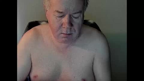 Snapshot of holgerhb53 chatting on March 5, 2025, 9:49 am Holger online show from March 5, 2025, 9:49 am
