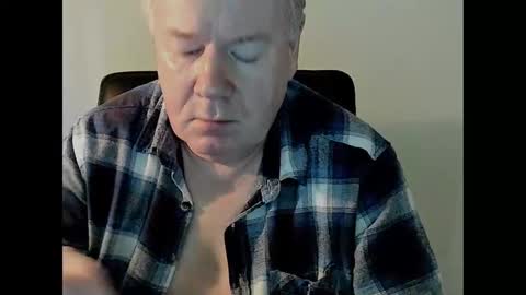 Snapshot of holgerhb53 chatting on March 6, 2025, 2:40 pm Holger online show from March 6, 2025, 2:40 pm