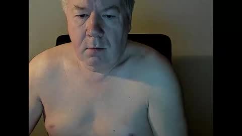 Snapshot of holgerhb53 chatting on March 8, 2025, 2:55 am Holger online show from March 8, 2025, 2:55 am
