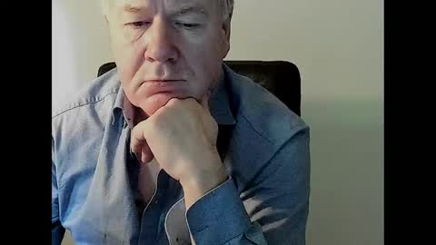 Snapshot of holgerhb53 chatting on March 8, 2025, 9:06 am Holger online show from March 8, 2025, 9:06 am