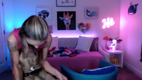 Holi Hurricane online show from January 25, 2025, 4:02 am