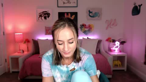 Holi Hurricane online show from February 5, 2025, 2:40 am